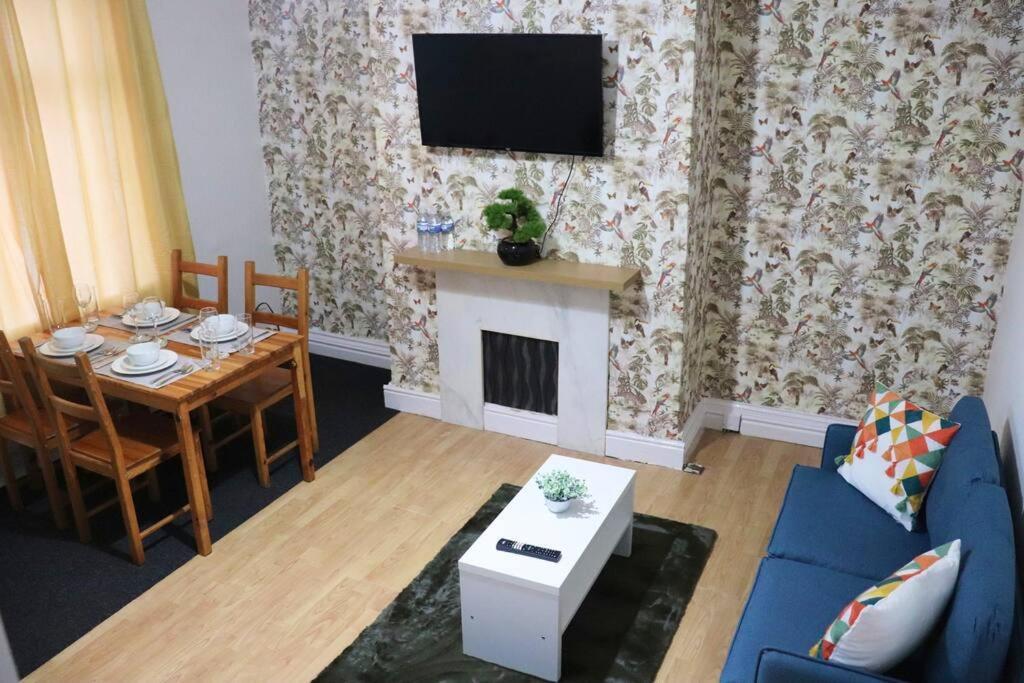 Apartamento Peaceful 2 Bed House Free Wifi And Parking Leeds  Exterior foto